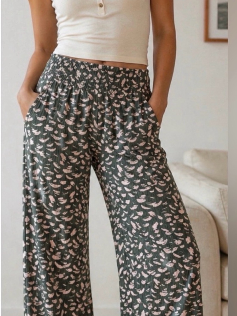 entro Olive Green Wide-Leg falling leaf print Pants NWT size Large - Picture 9 of 9